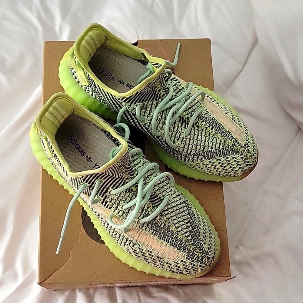 Mens Yeezy Boost 350 V2 shoes
